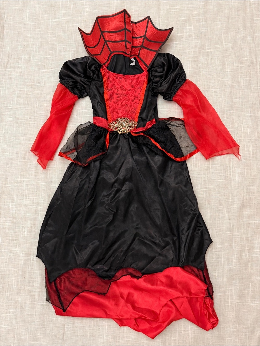 Gothic Vampire Queen Costume High Collar Red Black Dress Dress Up